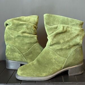 Martini moss dark green slouch suede pull on boot size 9